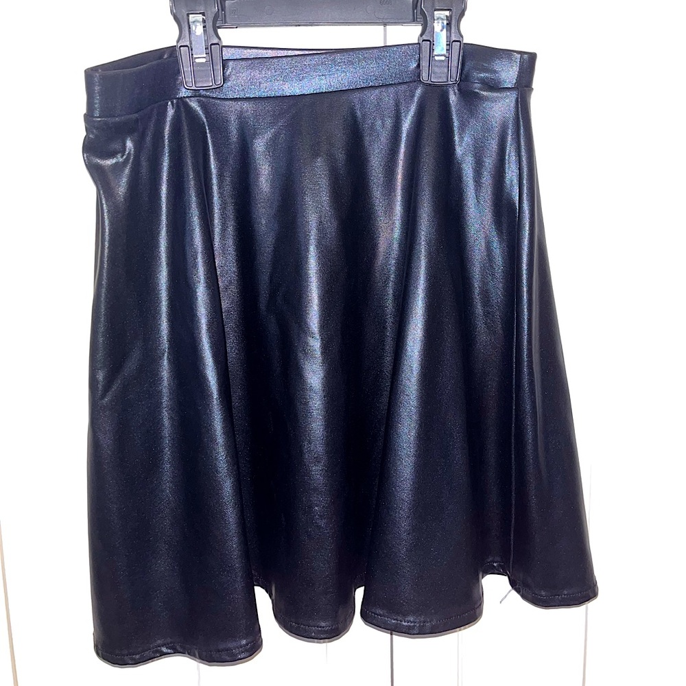 FOREVER 21 feaux leather skater skirt, size S